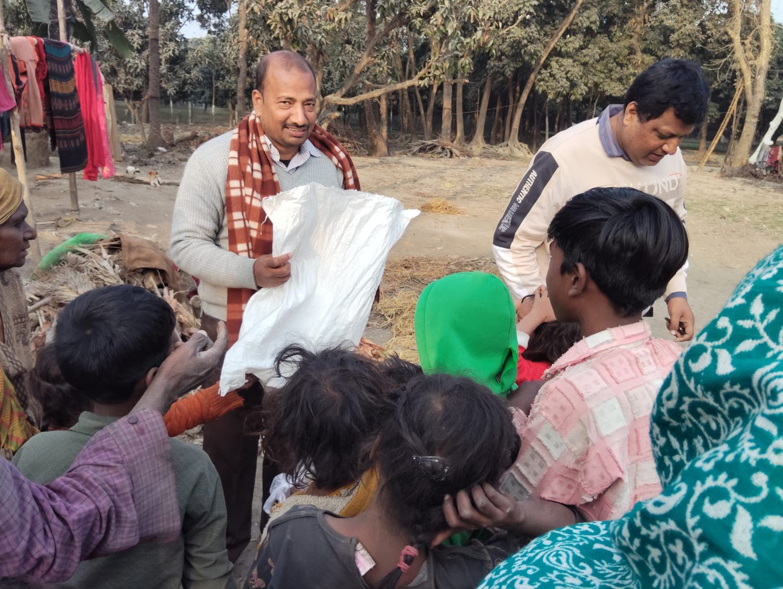 Bhansa Ghar: 'हर दिन भूखे को भोजन' अभियान जारी, इंजीनियरों ने पेश की मानवता की मिसाल