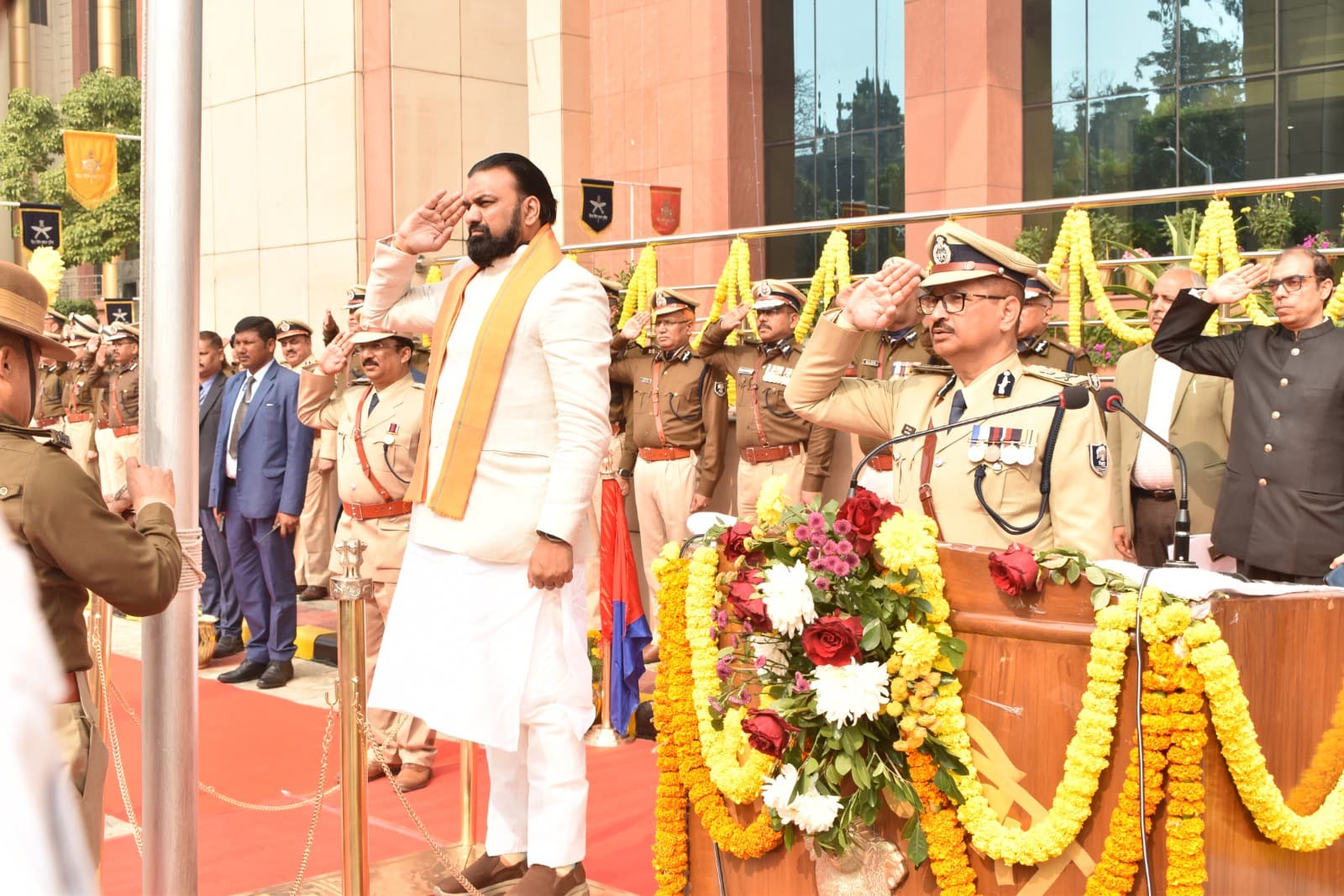 77th Republic Day: पटना में Samrat Choudhary ने फहराया तिरंगा, सरदार पटेल भवन में दी सलामी