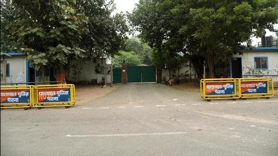 🔴 BREAKING: आधी रात को खाली हुआ लालू का 'पावर सेंटर', 10 सर्कुलर रोड से विदाई