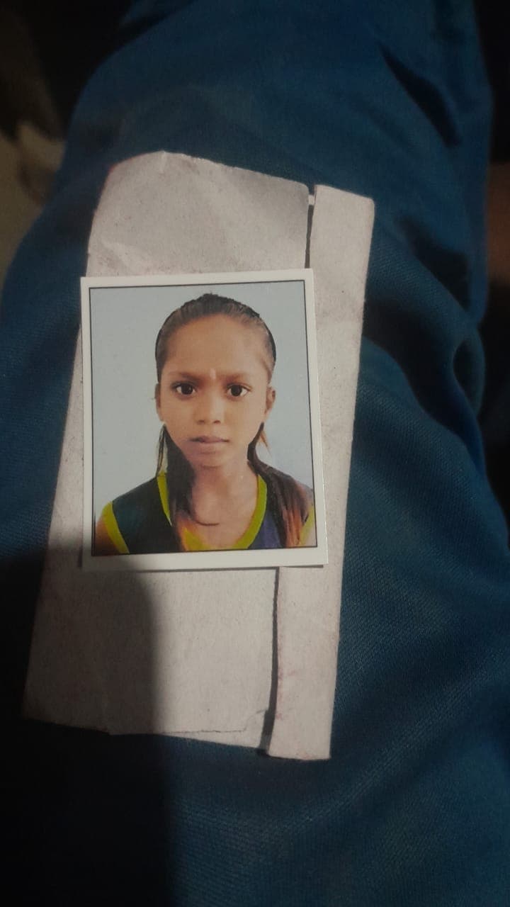 गोरौल से लापता 12 वर्षीय रितिका कुमारी, जिसकी तलाश में परिजन और पुलिस जुटे हैं