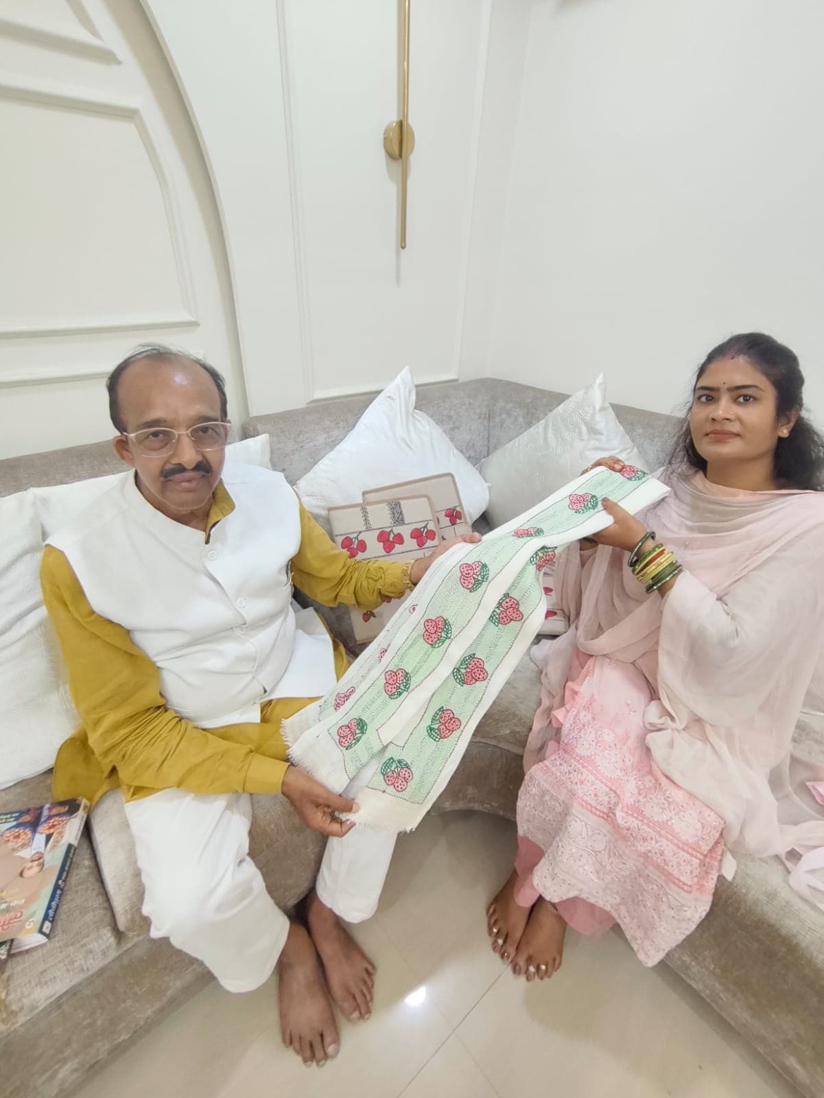 मुजफ्फरपुर: सुजनी कला से निखर रहा 'लीचीपुरम आर्ट', पर्यावरण संरक्षण की अनूठी पहल
