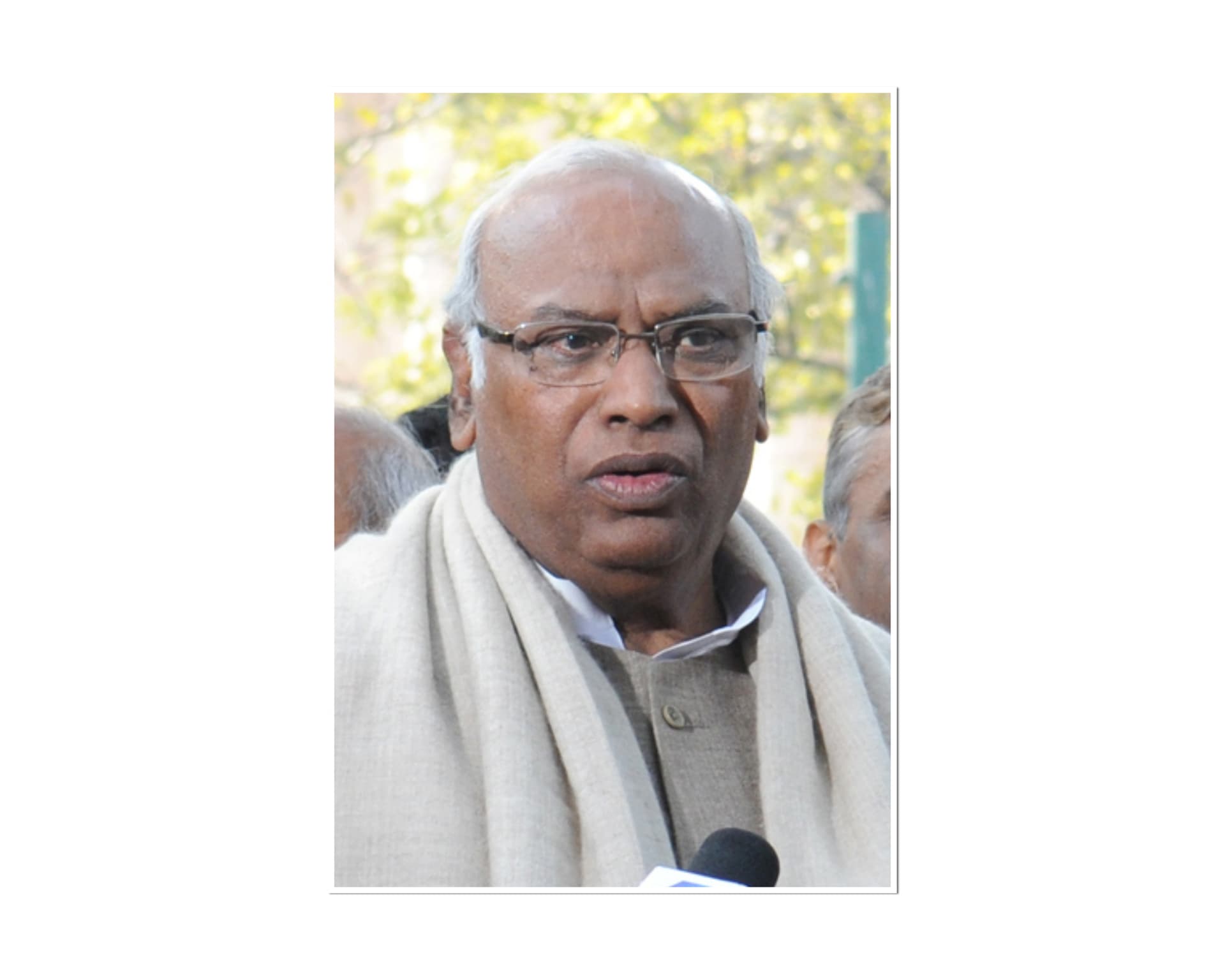 Mallikarjun Kharge speaking at an event in Patna