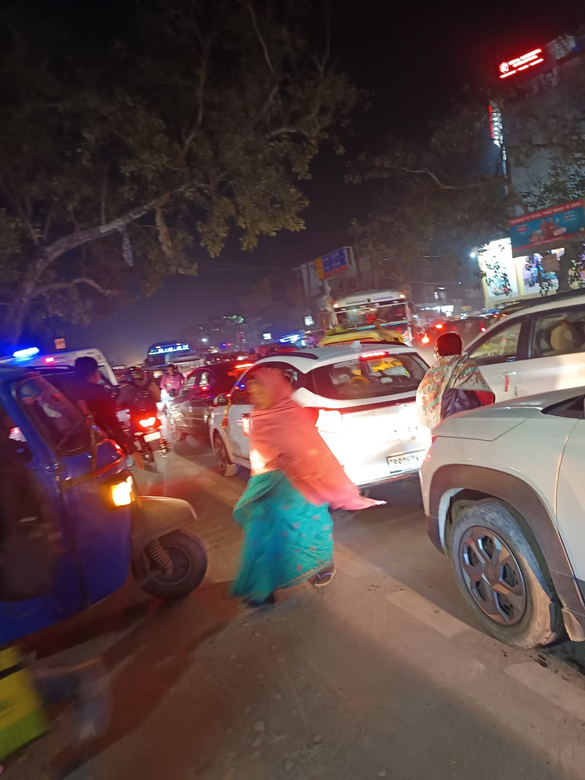 Muzaffarpur NH 28 Jam: कच्ची-पक्की चौक पर 4 KM लंबा महाजाम, रेंग रही गाड़ियां