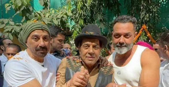 अभिनेता धर्मेंद्र के निधन की खबर अफवाह!